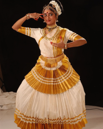Mohiniyattam